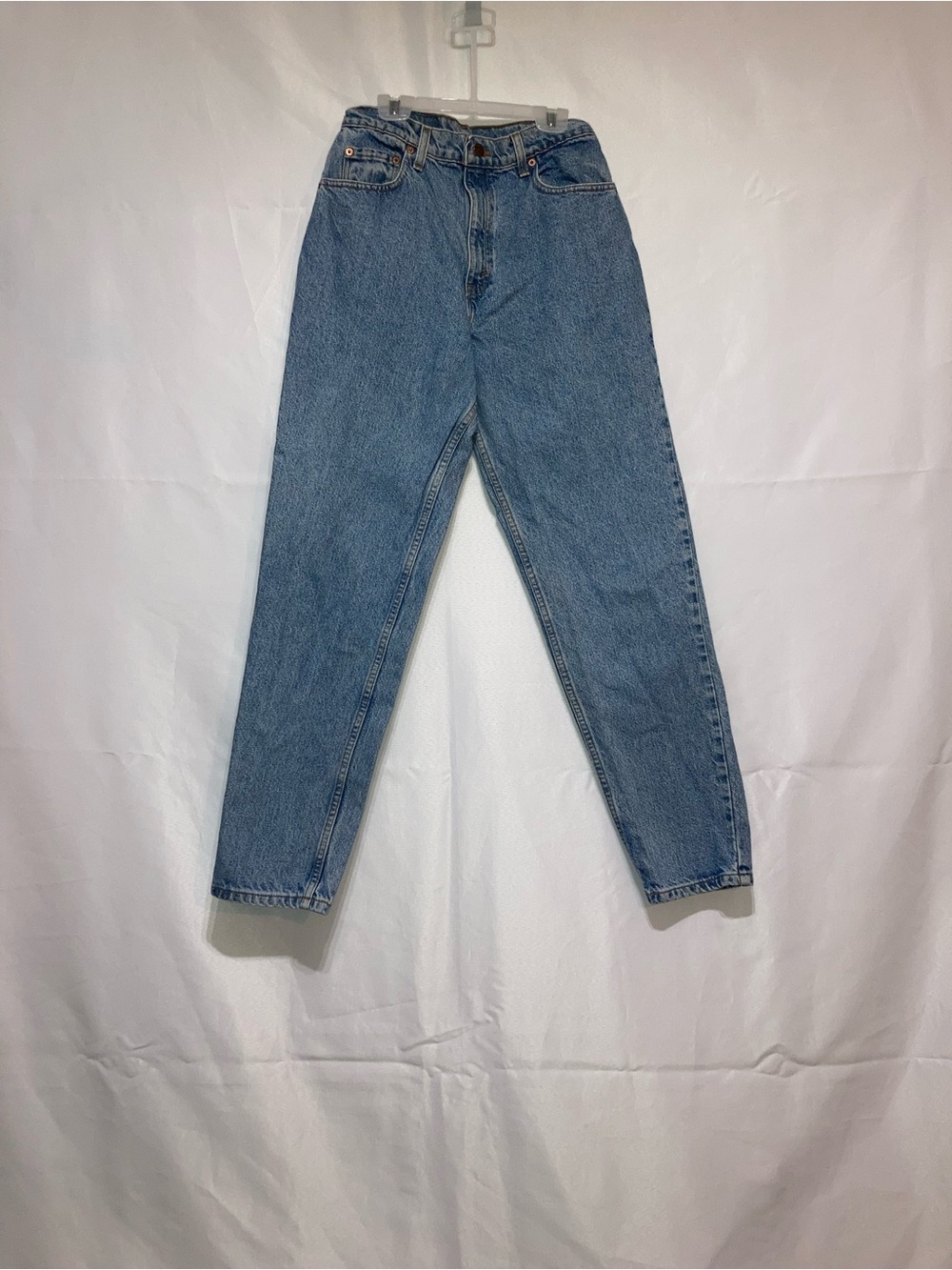 Vintage Levi's High-Rise Straight Jeans in Medium Blue - Picture 2 of 7